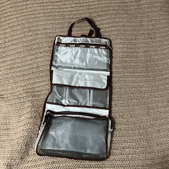 LeSportsac cosmetic bag gently used - Picture 2 of 11